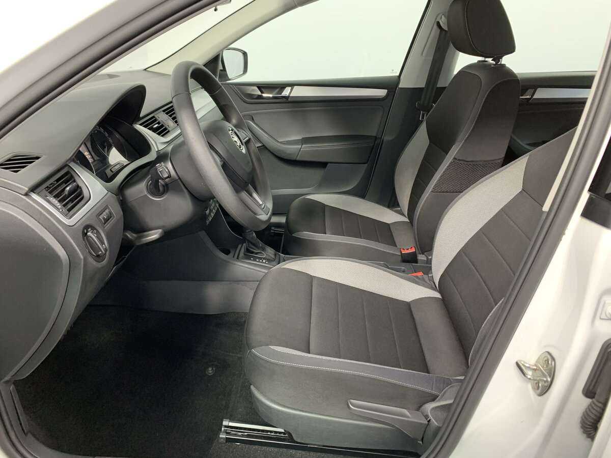 Купить Skoda Rapid с пробегом. Фото: #11
