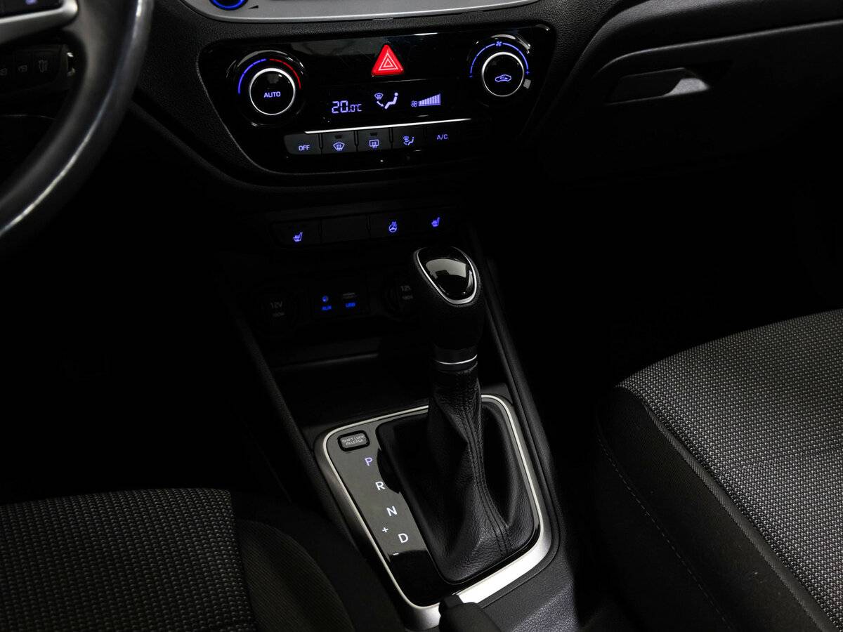 Купить Hyundai Solaris с пробегом. Фото: #9
