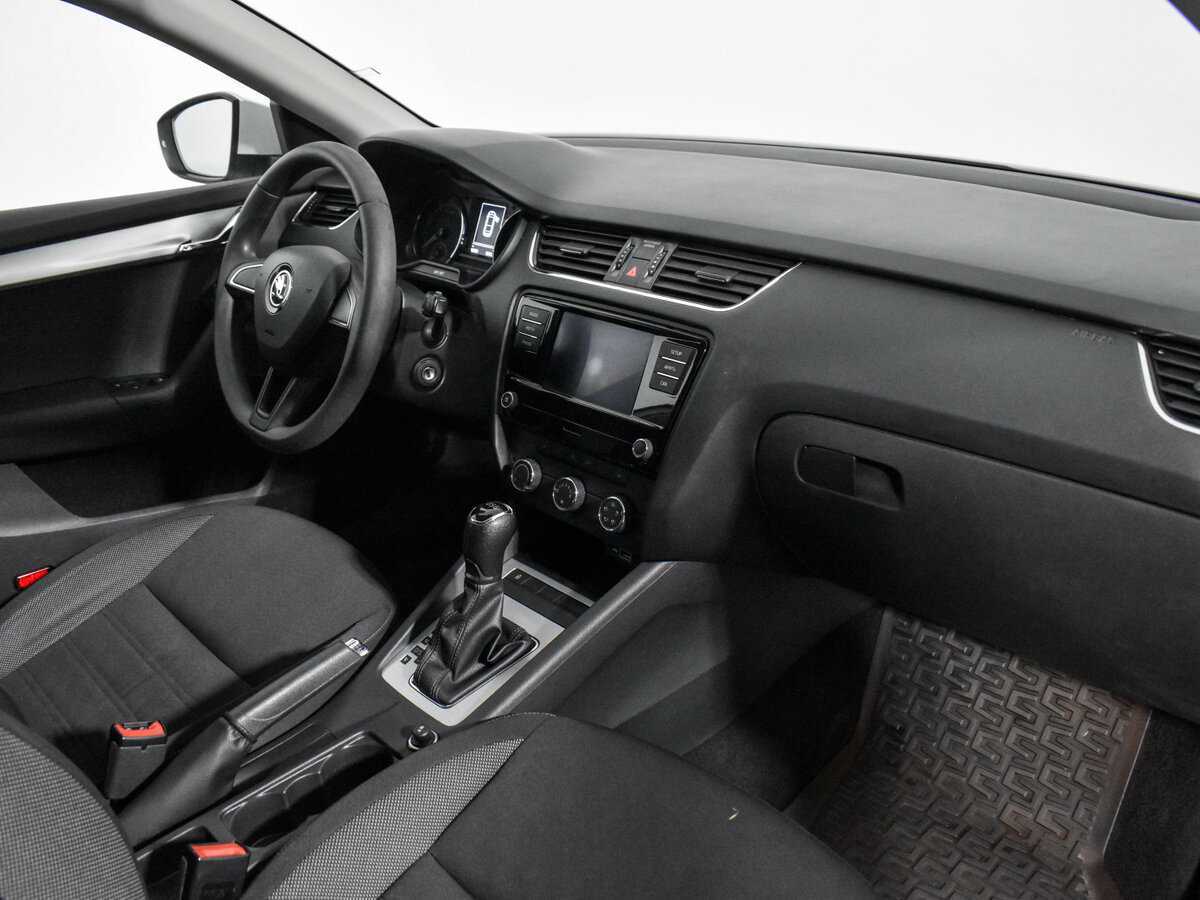 Купить Skoda Octavia с пробегом. Фото: #11