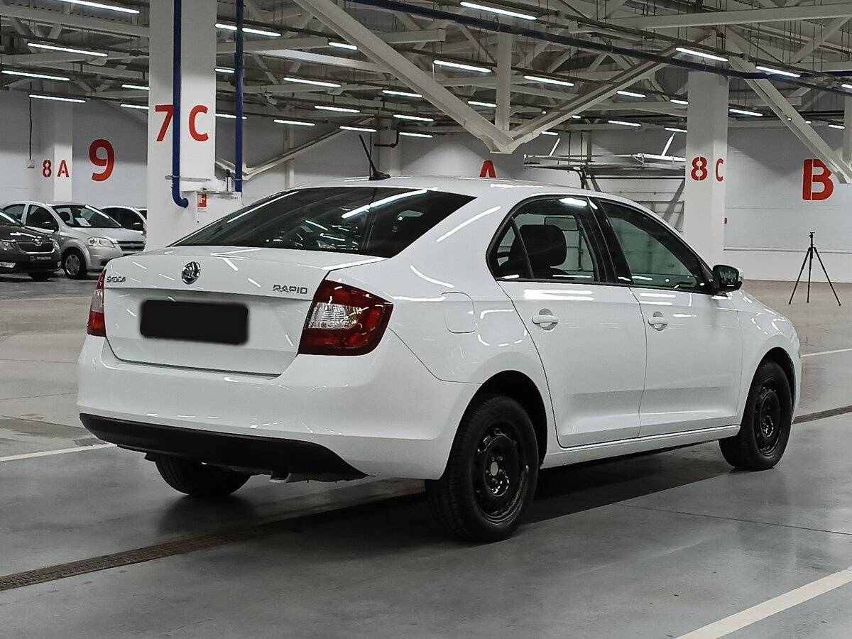 Купить Skoda Rapid с пробегом. Фото: #4
