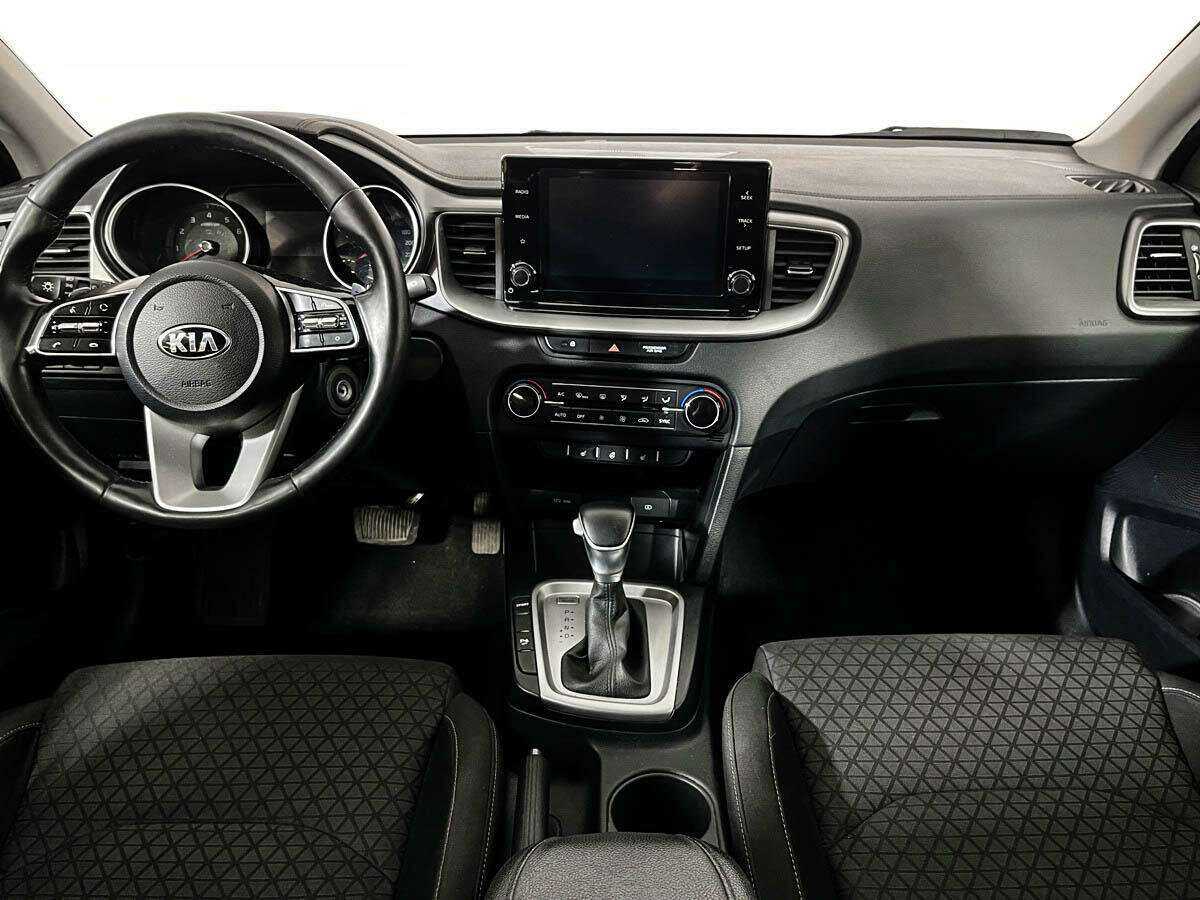 Купить Kia Ceed с пробегом. Фото: #11