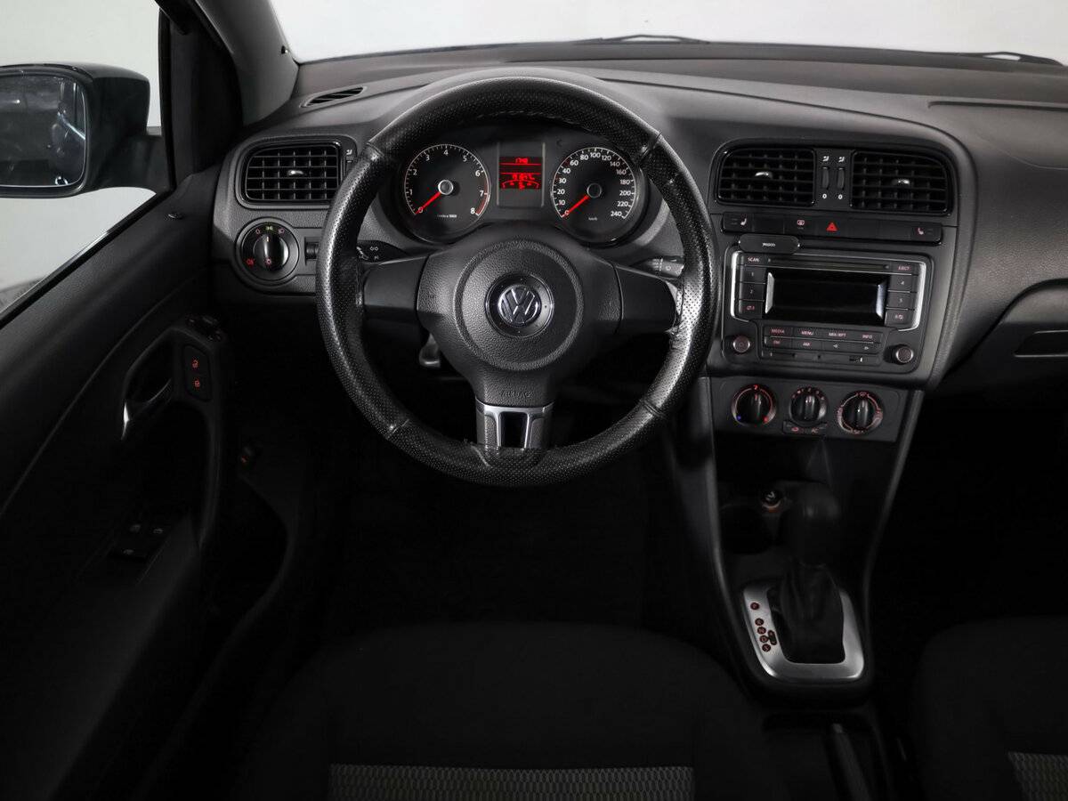 Купить Volkswagen Polo с пробегом. Фото: #8