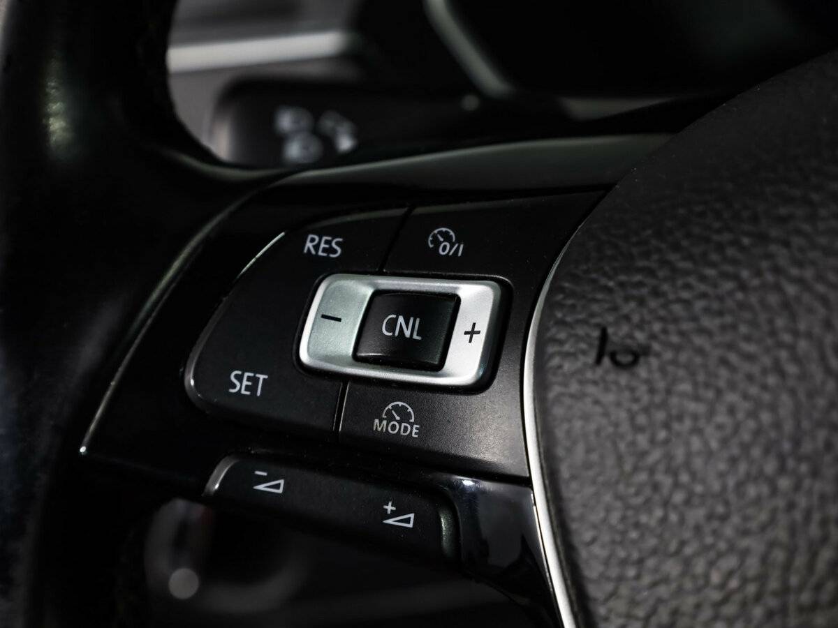Купить Volkswagen Tiguan с пробегом. Фото: #9