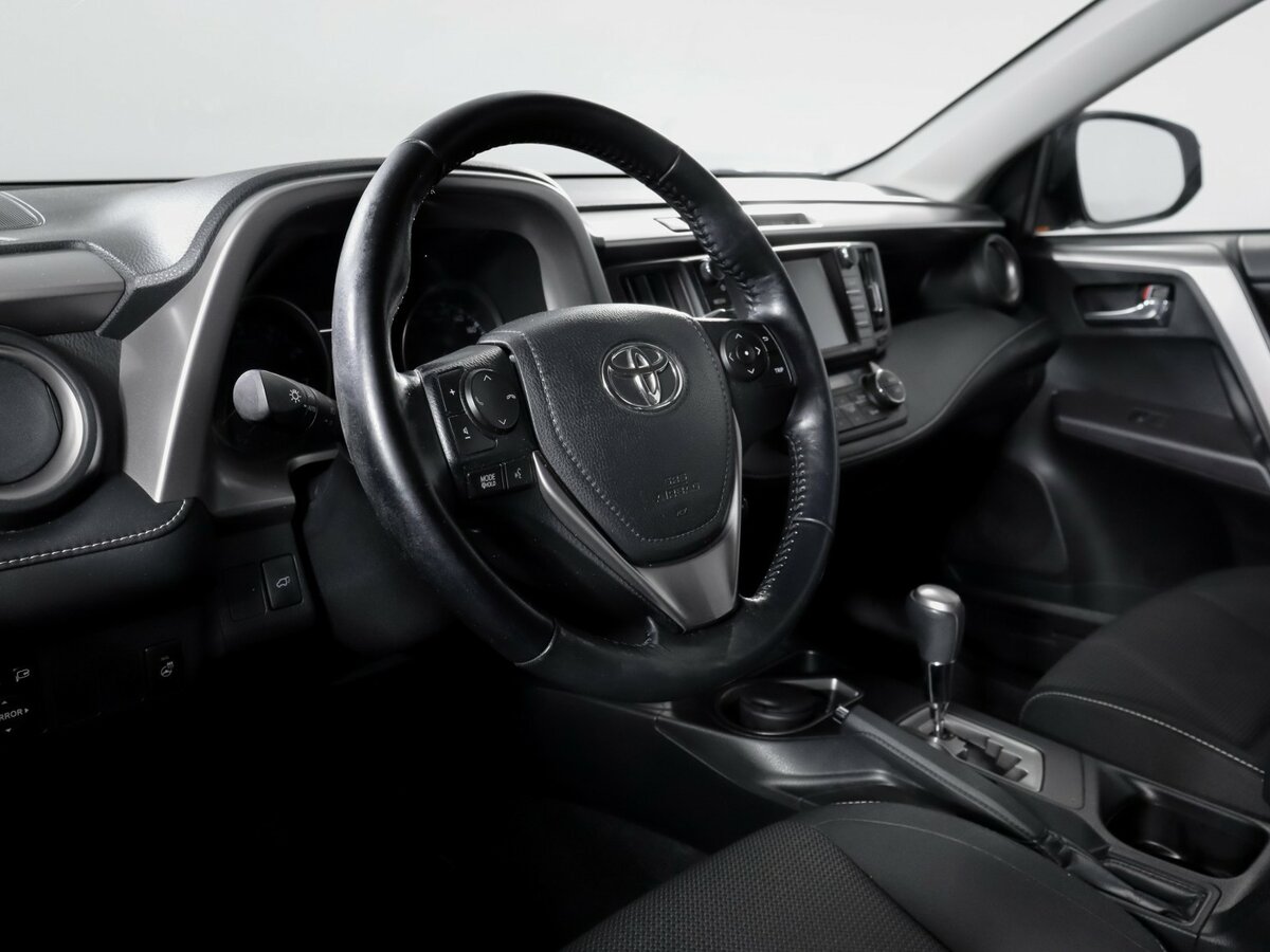 Купить Toyota RAV4 с пробегом. Фото: #13