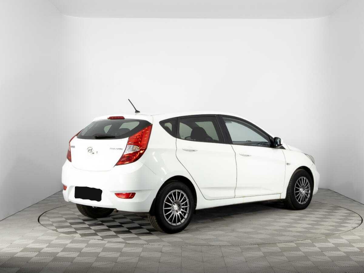 Купить Hyundai Solaris с пробегом. Фото: #4