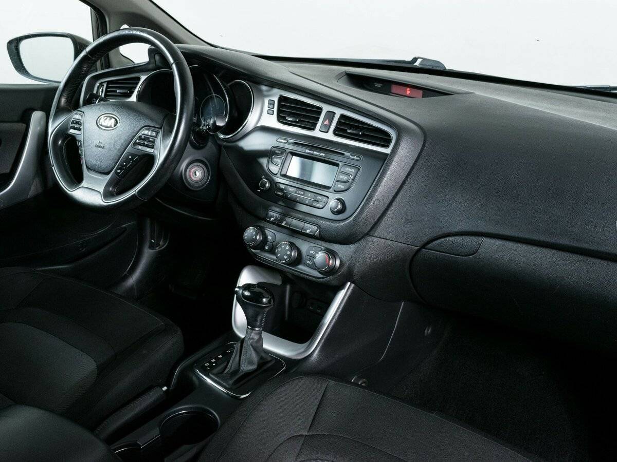 Купить Kia Ceed с пробегом. Фото: #9