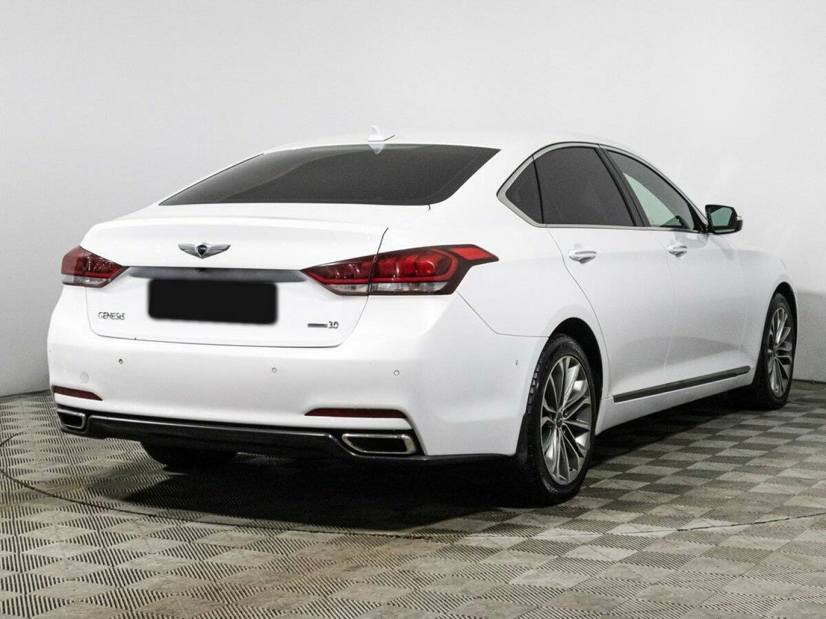 Купить Hyundai Genesis с пробегом. Фото: #4