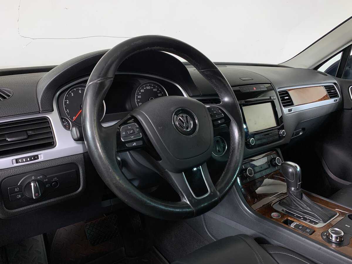 Купить Volkswagen Touareg с пробегом. Фото: #11