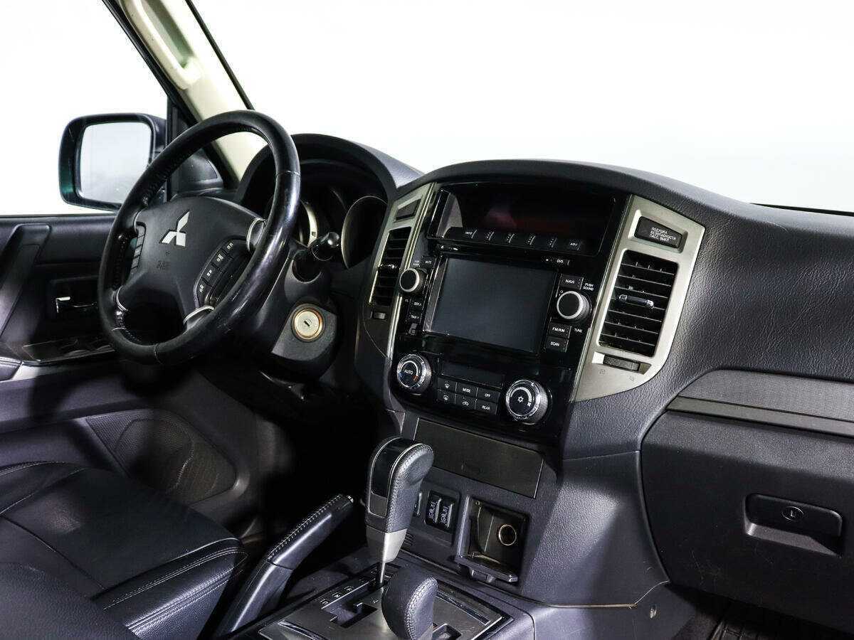 Купить Mitsubishi Pajero с пробегом. Фото: #6