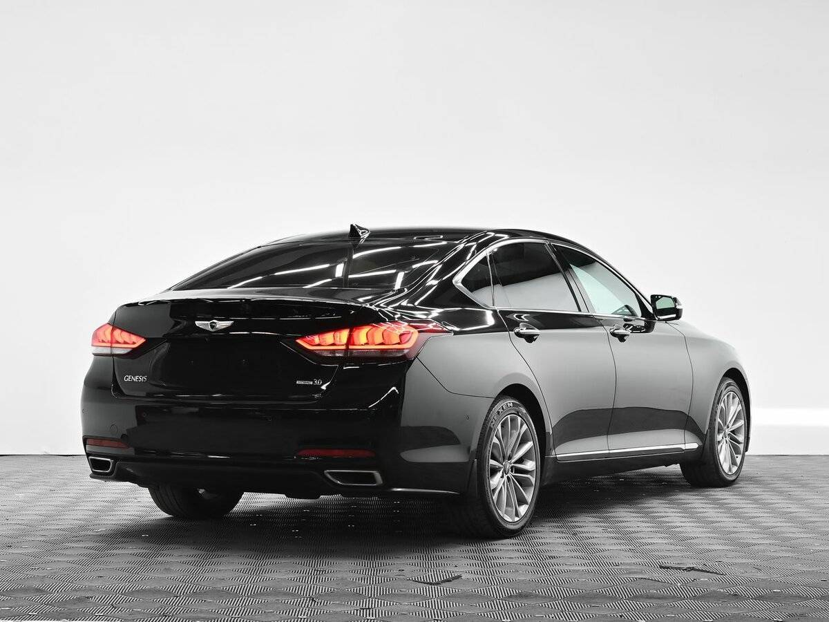 Купить Hyundai Genesis с пробегом. Фото: #3