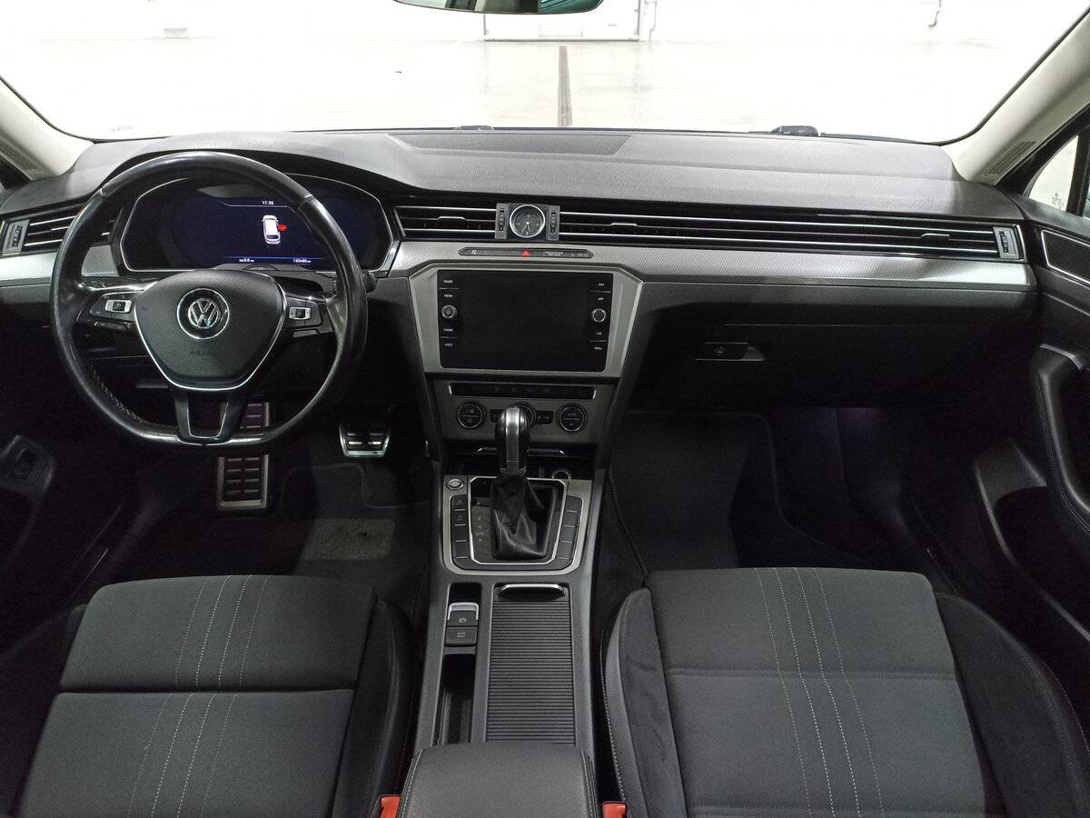 Купить Volkswagen Passat с пробегом. Фото: #13