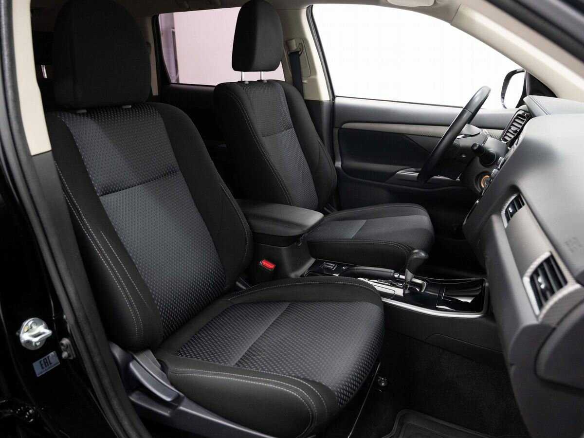Купить Mitsubishi Outlander с пробегом. Фото: #11