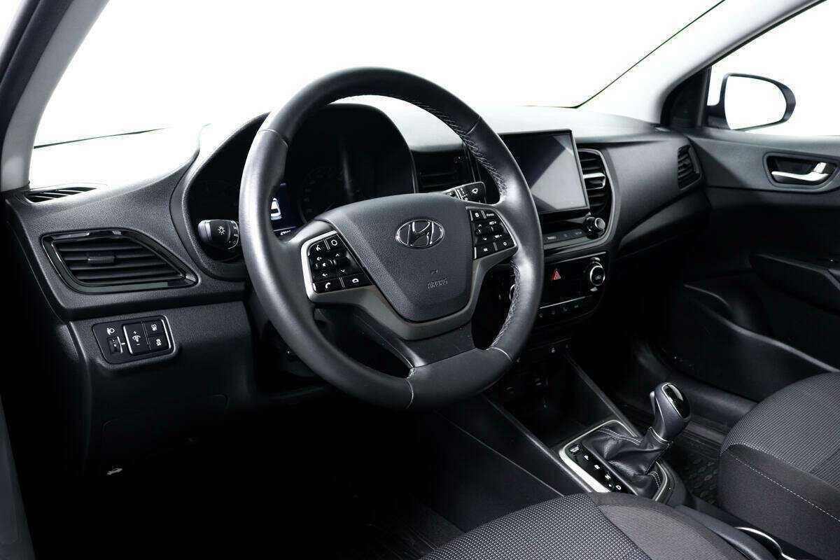 Купить Hyundai Solaris с пробегом. Фото: #12
