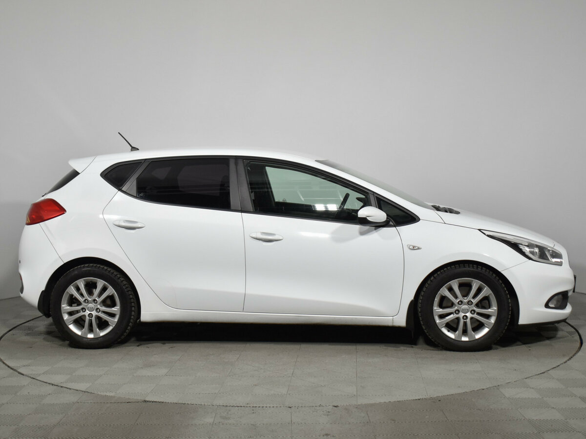 Купить Kia Ceed с пробегом. Фото: #3