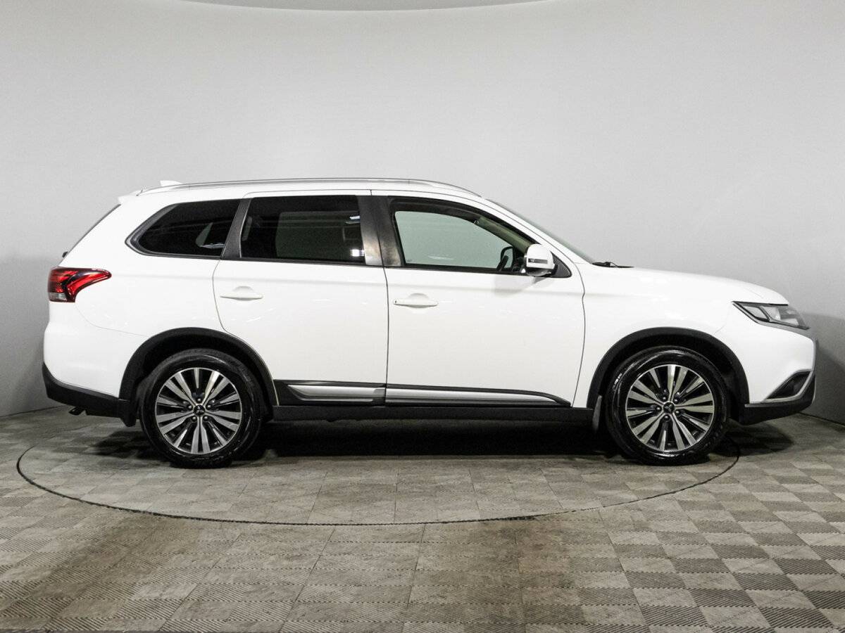 Купить Mitsubishi Outlander с пробегом. Фото: #3
