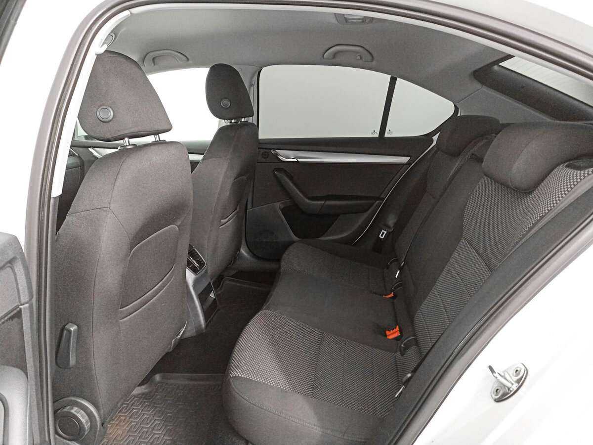 Купить Skoda Octavia с пробегом. Фото: #9