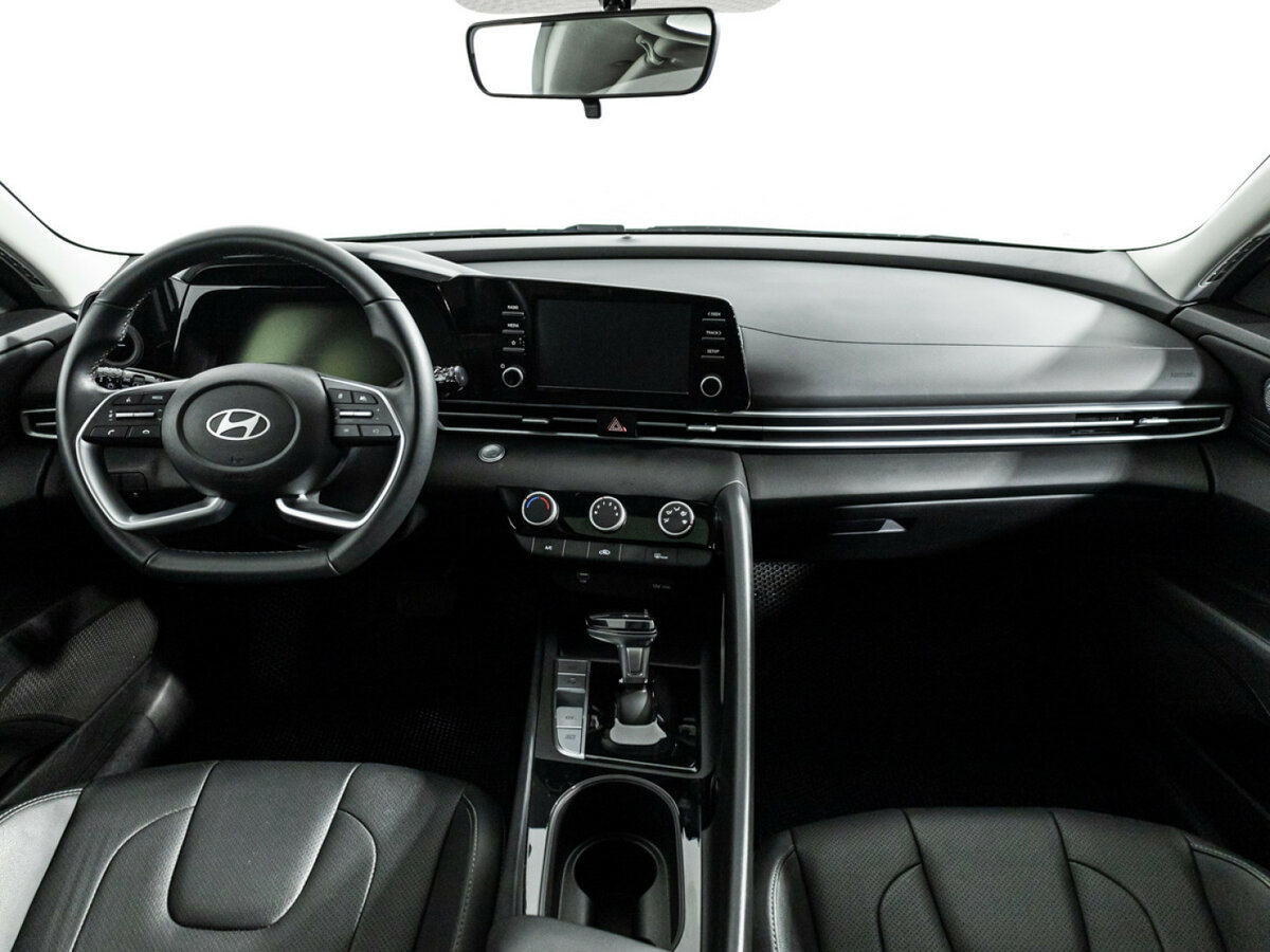 Купить Hyundai Elantra с пробегом. Фото: #12