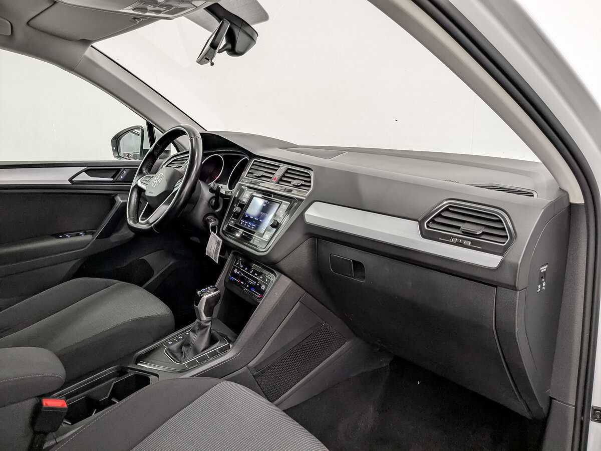 Купить Volkswagen Tiguan с пробегом. Фото: #10