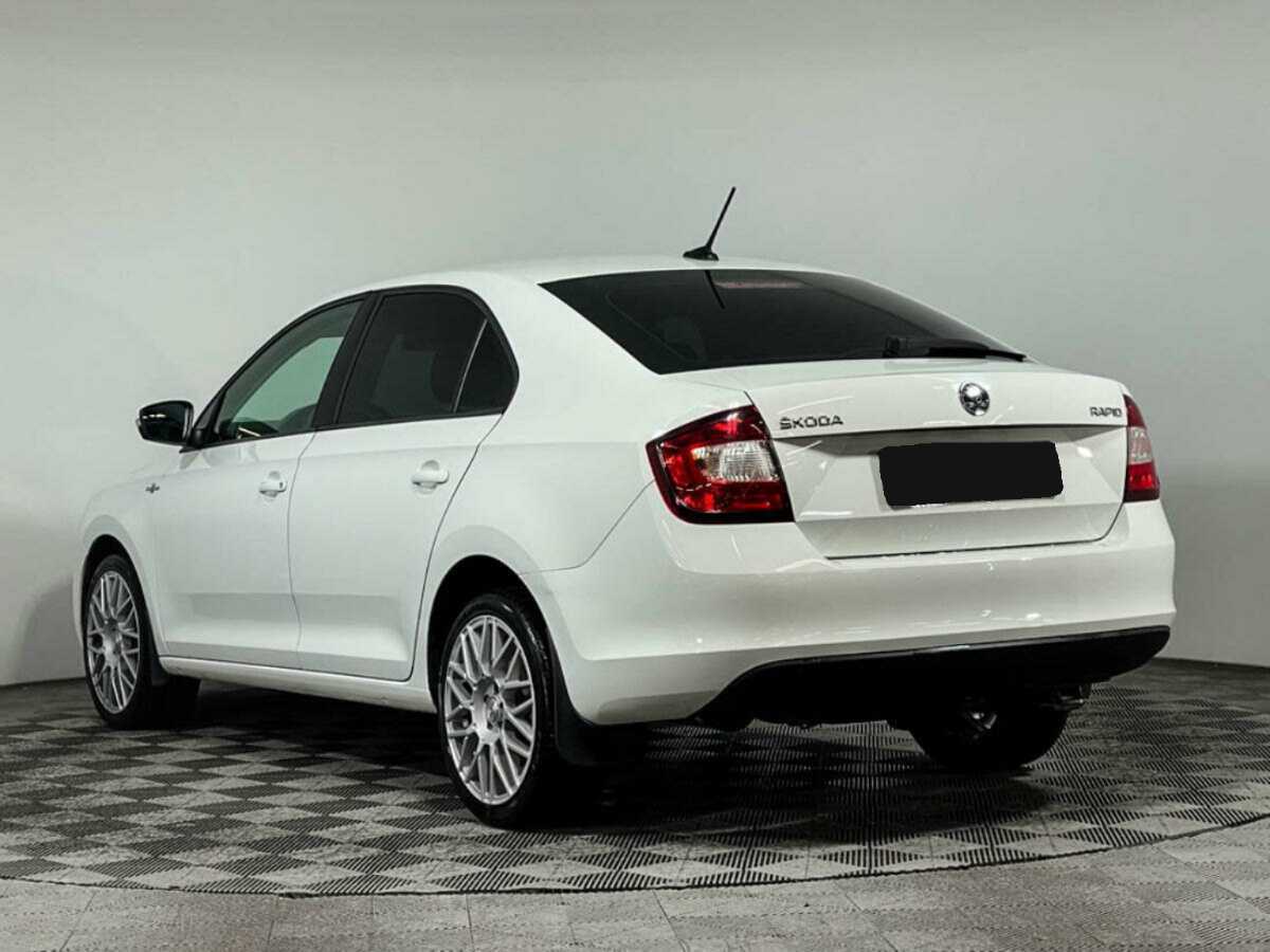 Купить Skoda Rapid с пробегом. Фото: #5