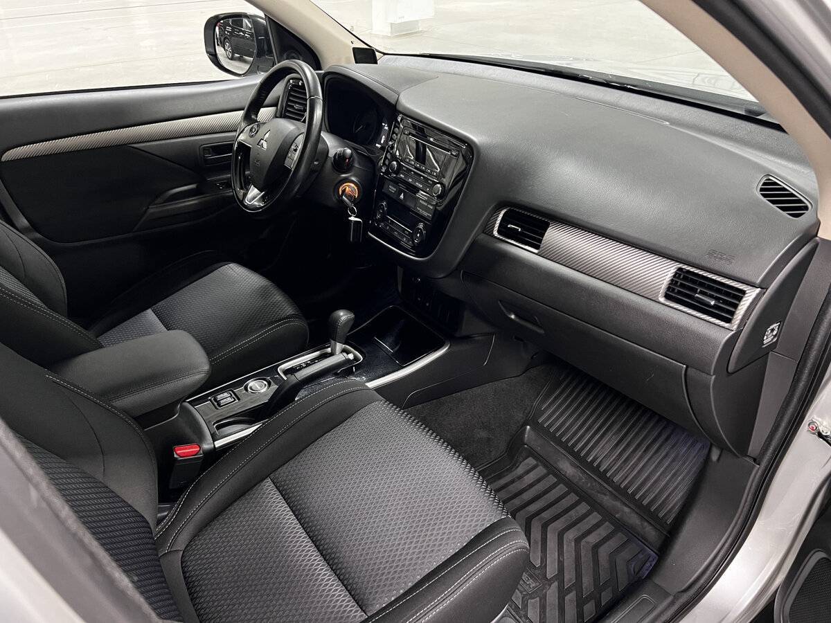 Купить Mitsubishi Outlander с пробегом. Фото: #10