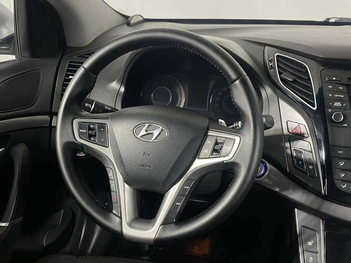 Купить Hyundai i40 с пробегом. Фото: #9