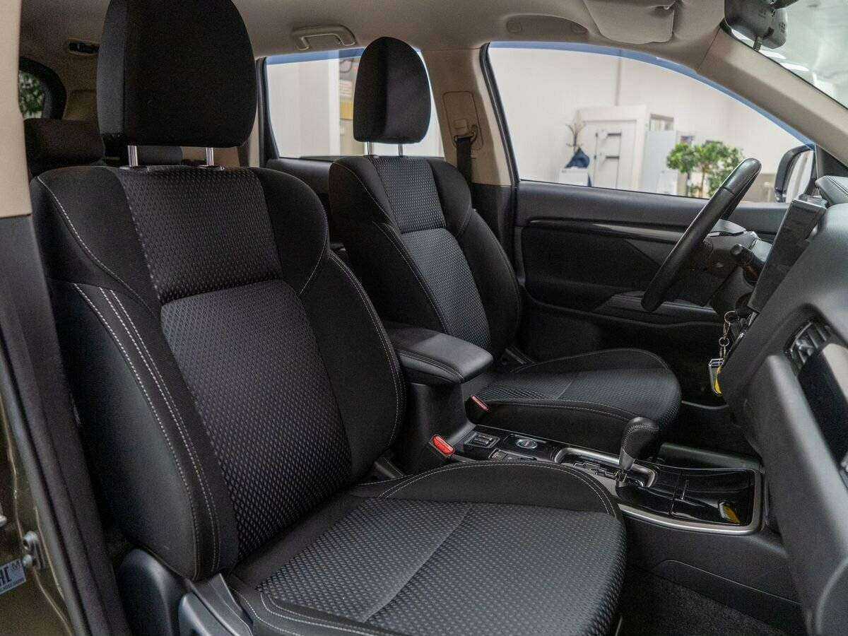 Купить Mitsubishi Outlander с пробегом. Фото: #9