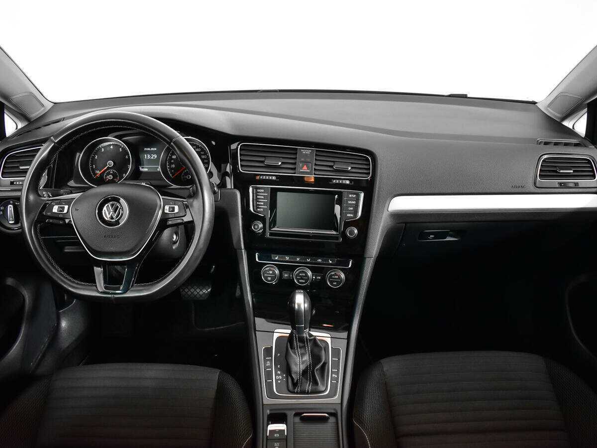 Купить Volkswagen Golf с пробегом. Фото: #11