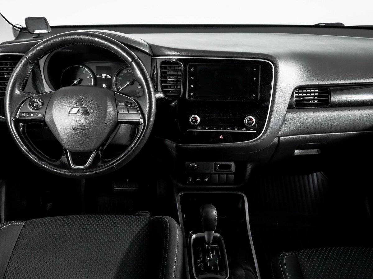 Купить Mitsubishi Outlander с пробегом. Фото: #11