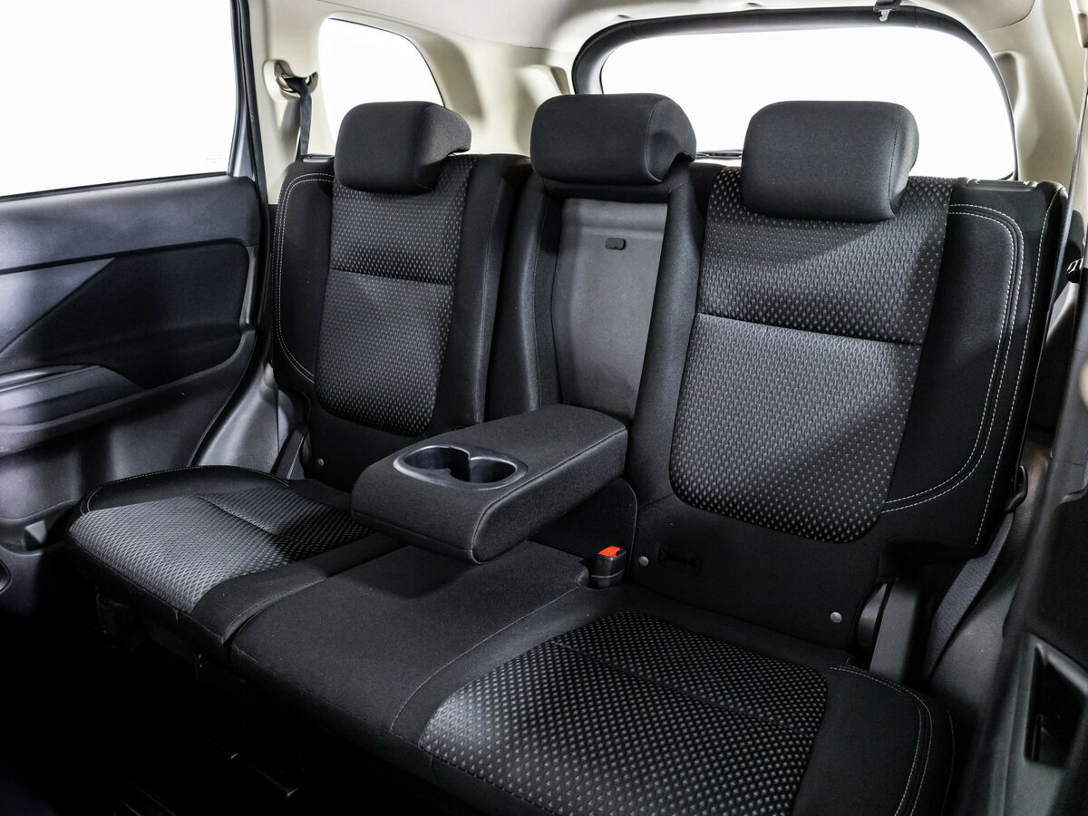 Купить Mitsubishi Outlander с пробегом. Фото: #14