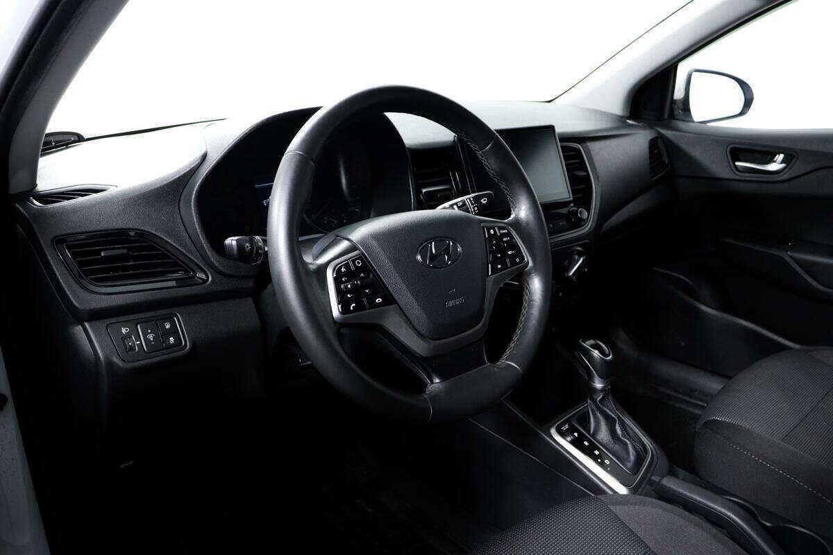 Купить Hyundai Solaris с пробегом. Фото: #12