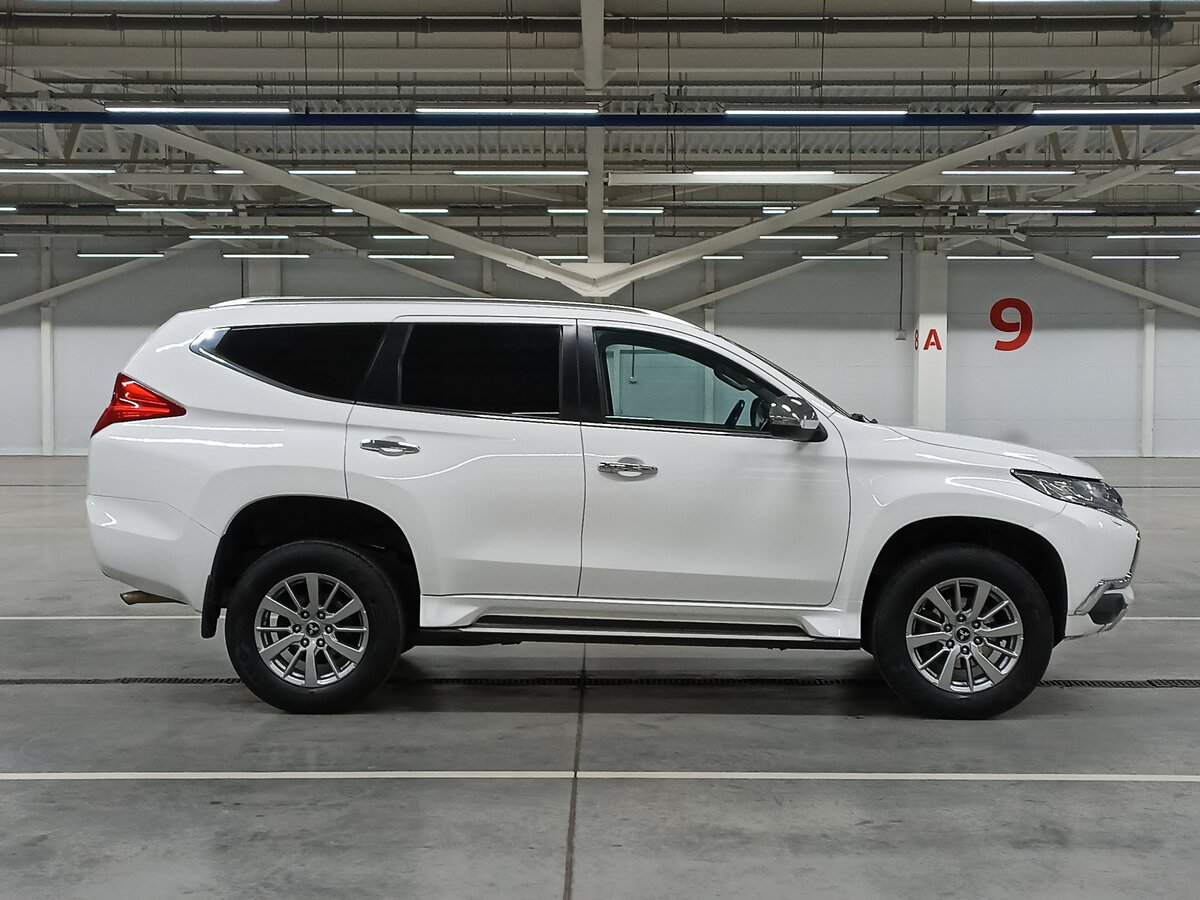Купить Mitsubishi Pajero Sport с пробегом. Фото: #3