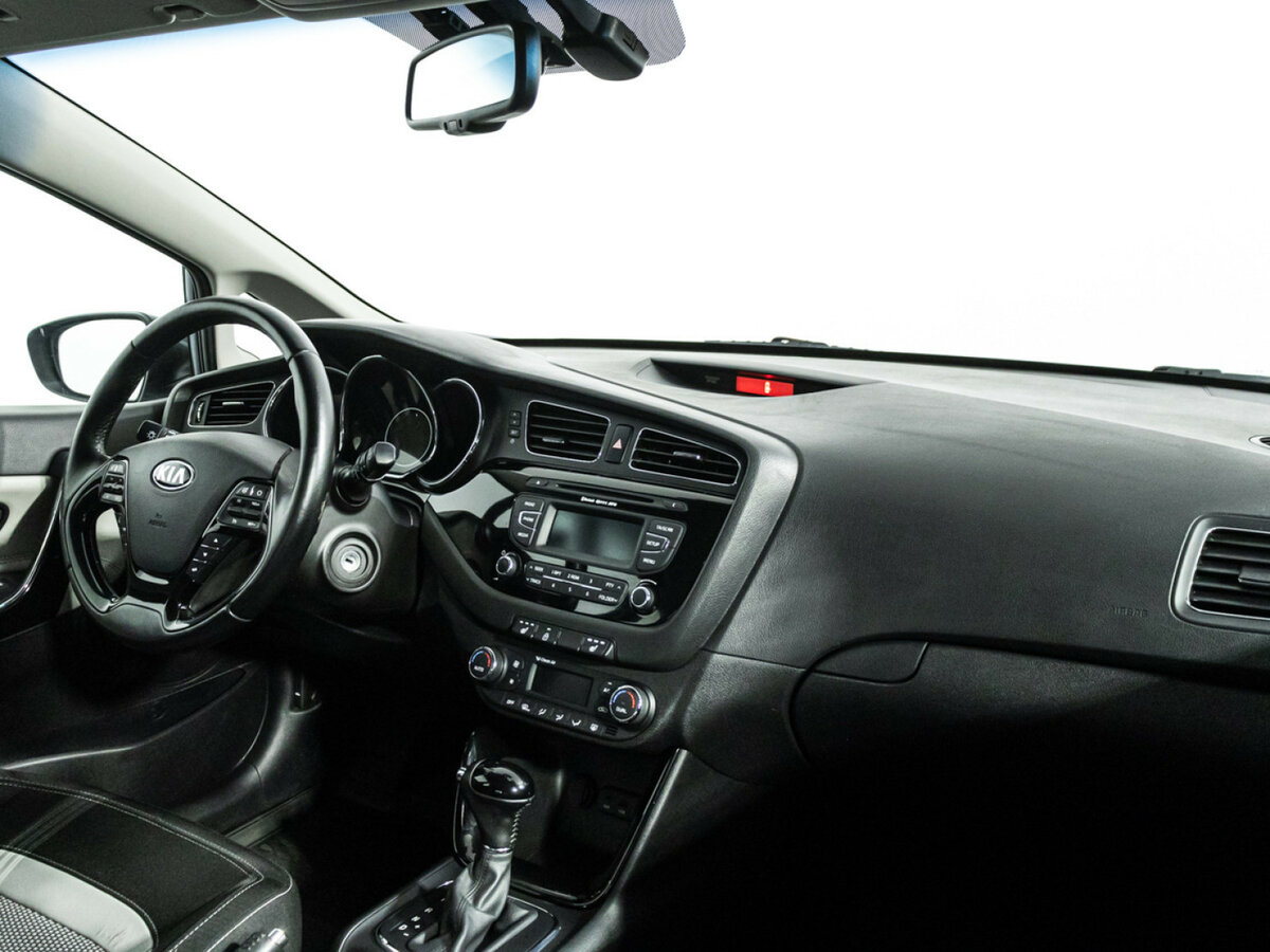 Купить Kia Ceed с пробегом. Фото: #8