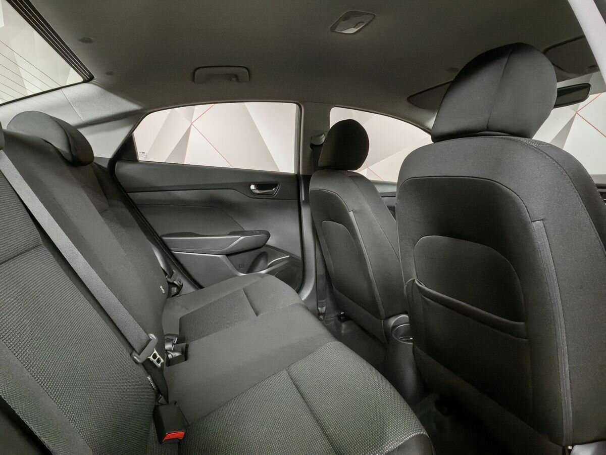 Купить Hyundai Solaris с пробегом. Фото: #11