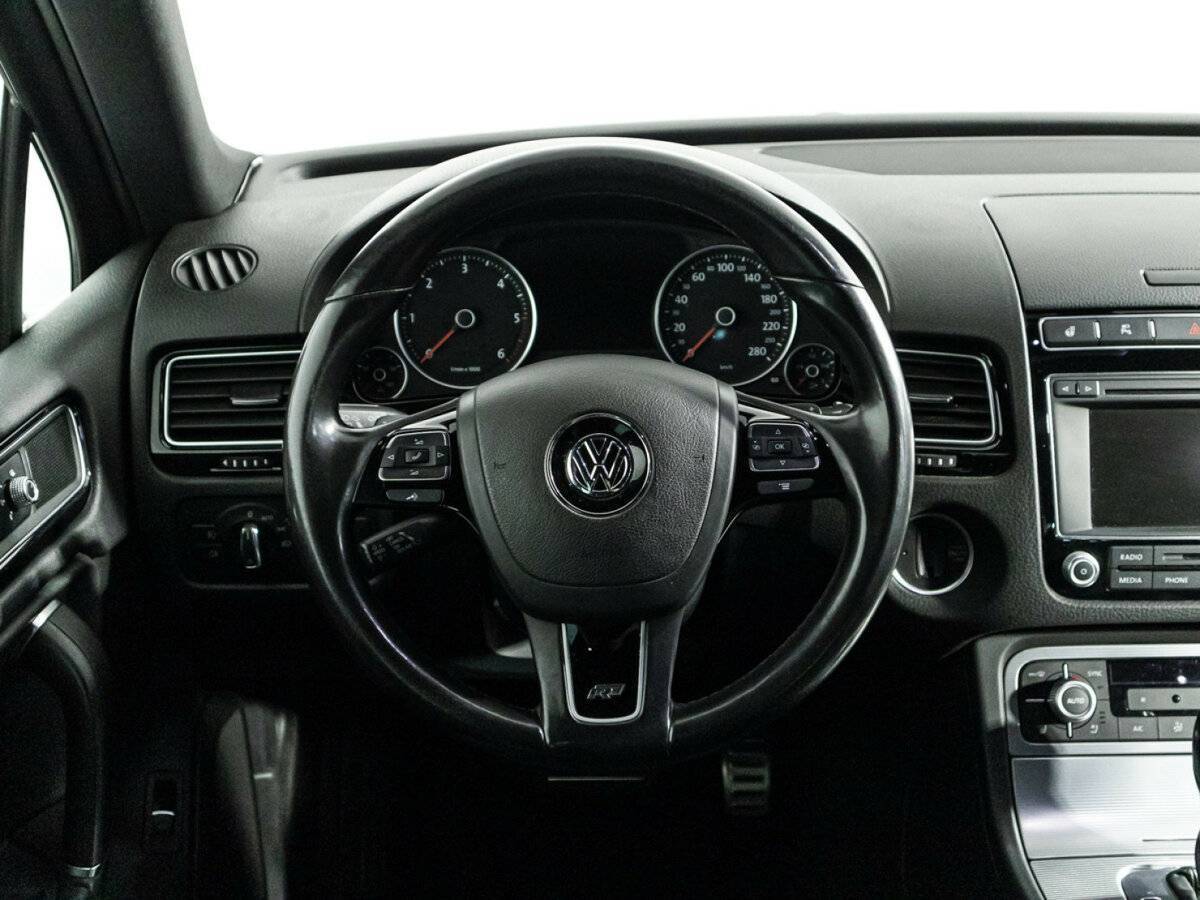 Купить Volkswagen Touareg с пробегом. Фото: #21