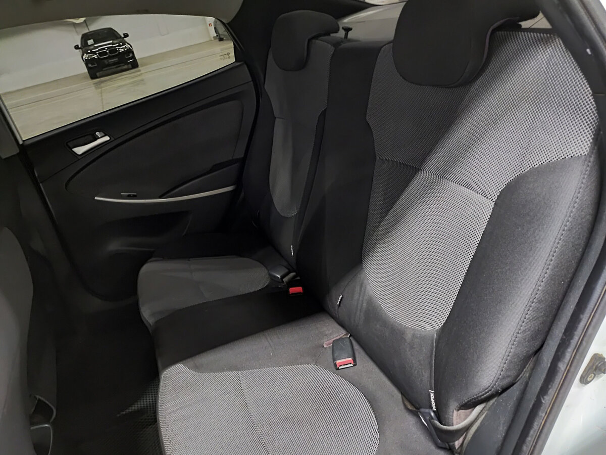 Купить Hyundai Solaris с пробегом. Фото: #11