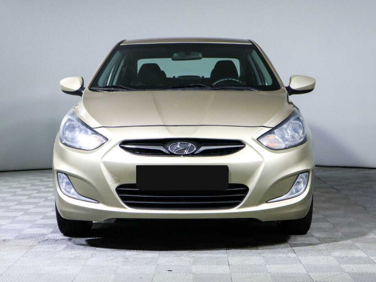 Купить Hyundai Solaris с пробегом. Фото: #1
