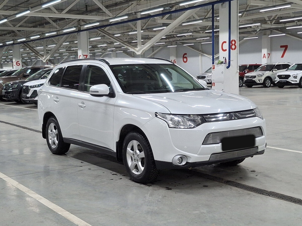Купить Mitsubishi Outlander с пробегом. Фото: #2