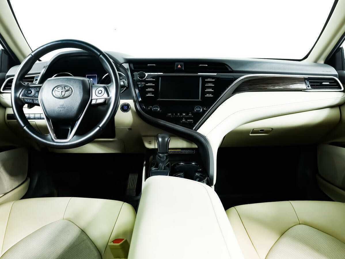 Купить Toyota Camry с пробегом. Фото: #10
