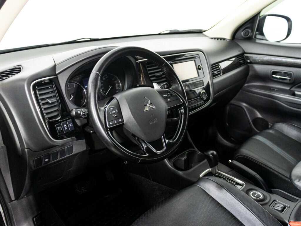 Купить Mitsubishi Outlander с пробегом. Фото: #10