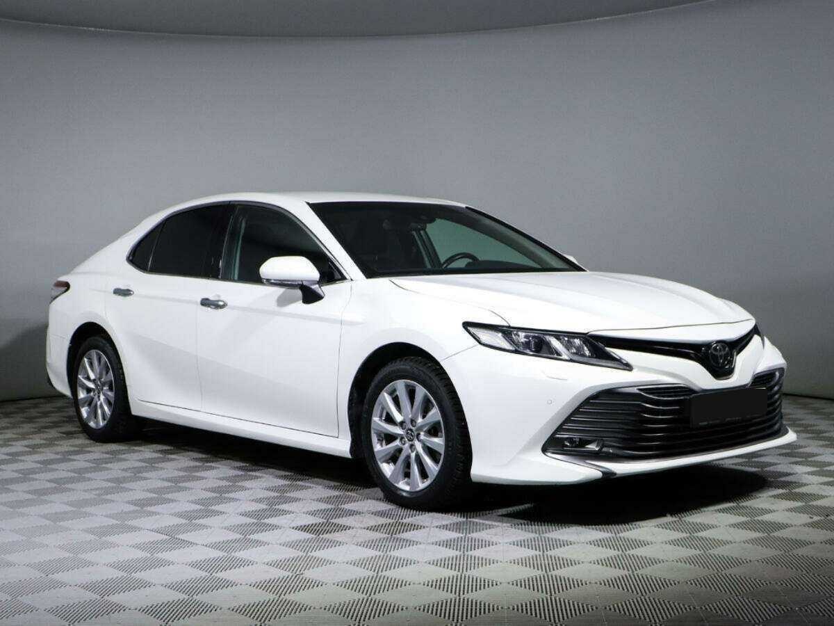 Купить Toyota Camry с пробегом. Фото: #2