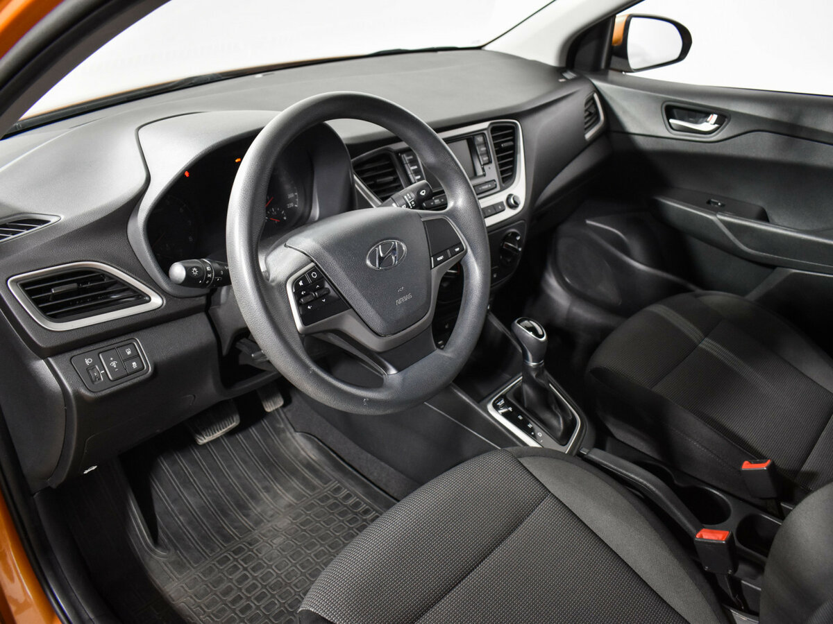 Купить Hyundai Solaris с пробегом. Фото: #8