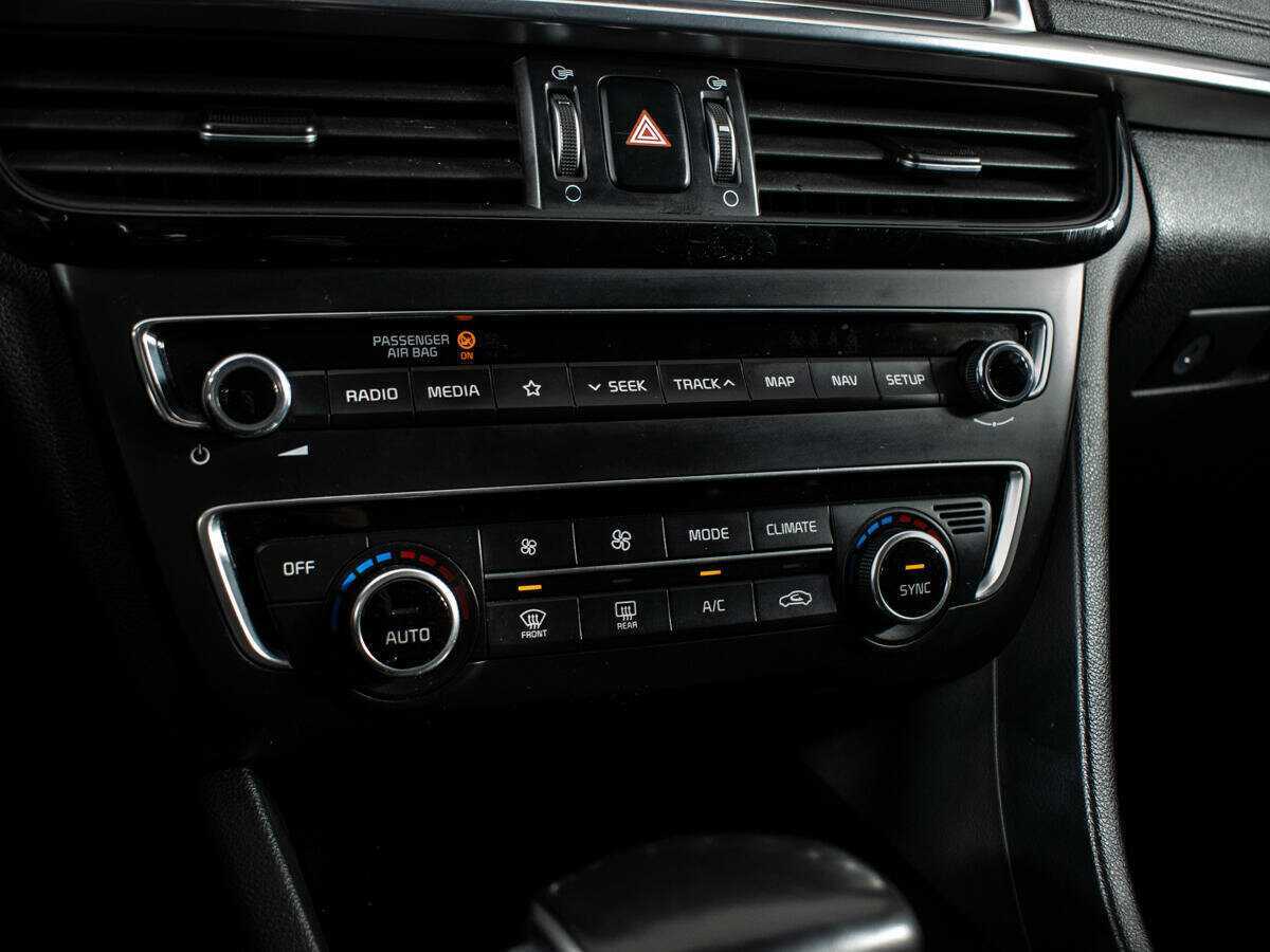 Купить Kia Optima с пробегом. Фото: #10