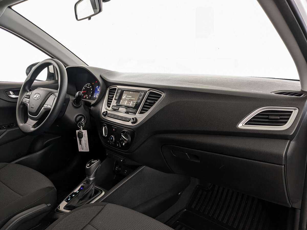 Купить Hyundai Solaris с пробегом. Фото: #12