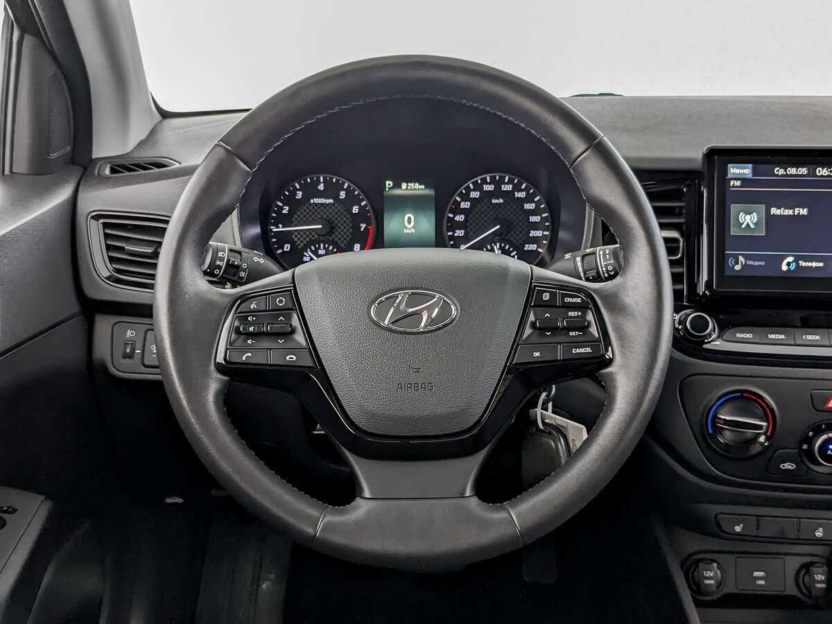 Купить Hyundai Solaris с пробегом. Фото: #16