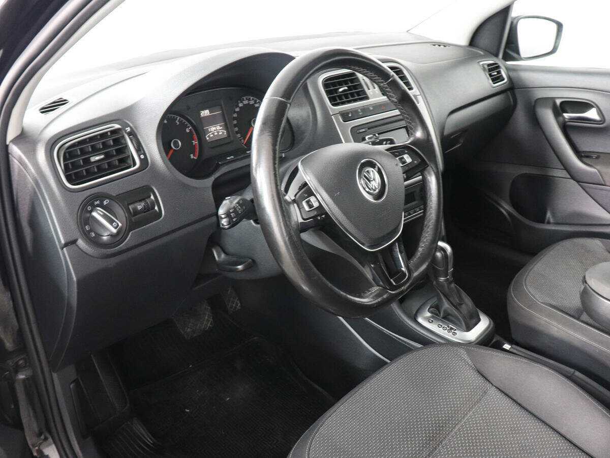 Купить Volkswagen Polo с пробегом. Фото: #4