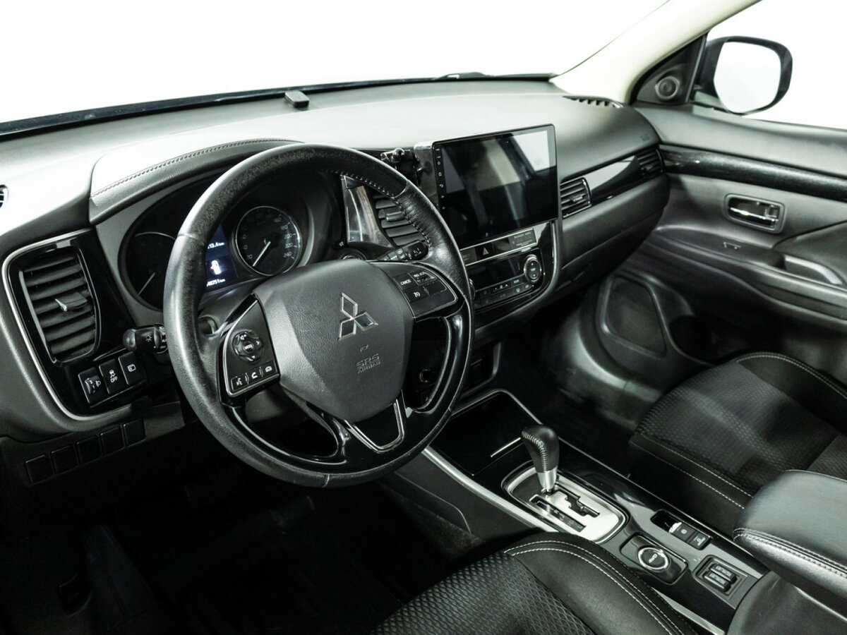 Купить Mitsubishi Outlander с пробегом. Фото: #10