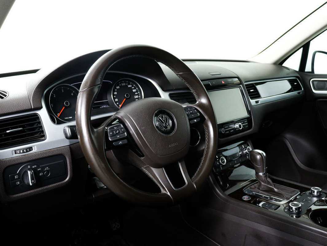 Купить Volkswagen Touareg с пробегом. Фото: #12