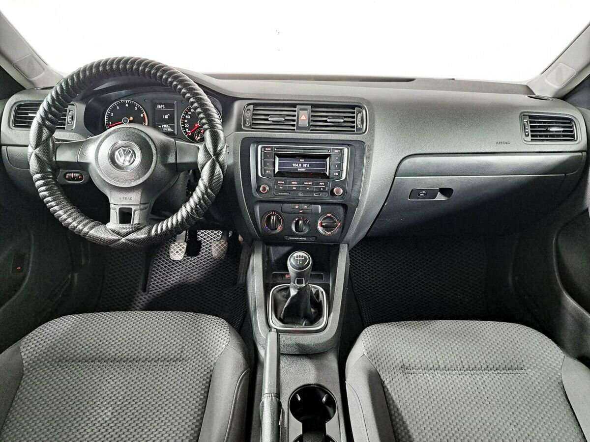 Купить Volkswagen Jetta с пробегом. Фото: #13