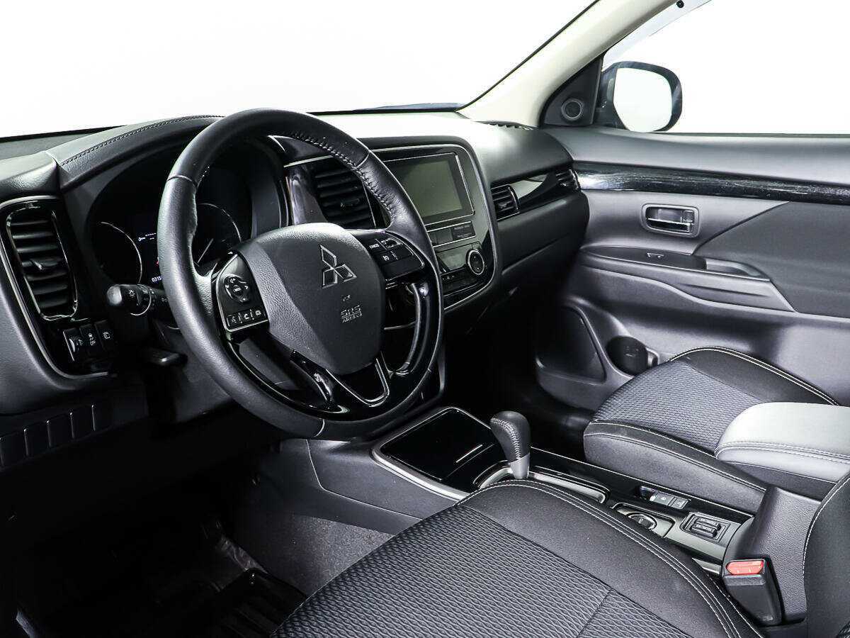 Купить Mitsubishi Outlander с пробегом. Фото: #12