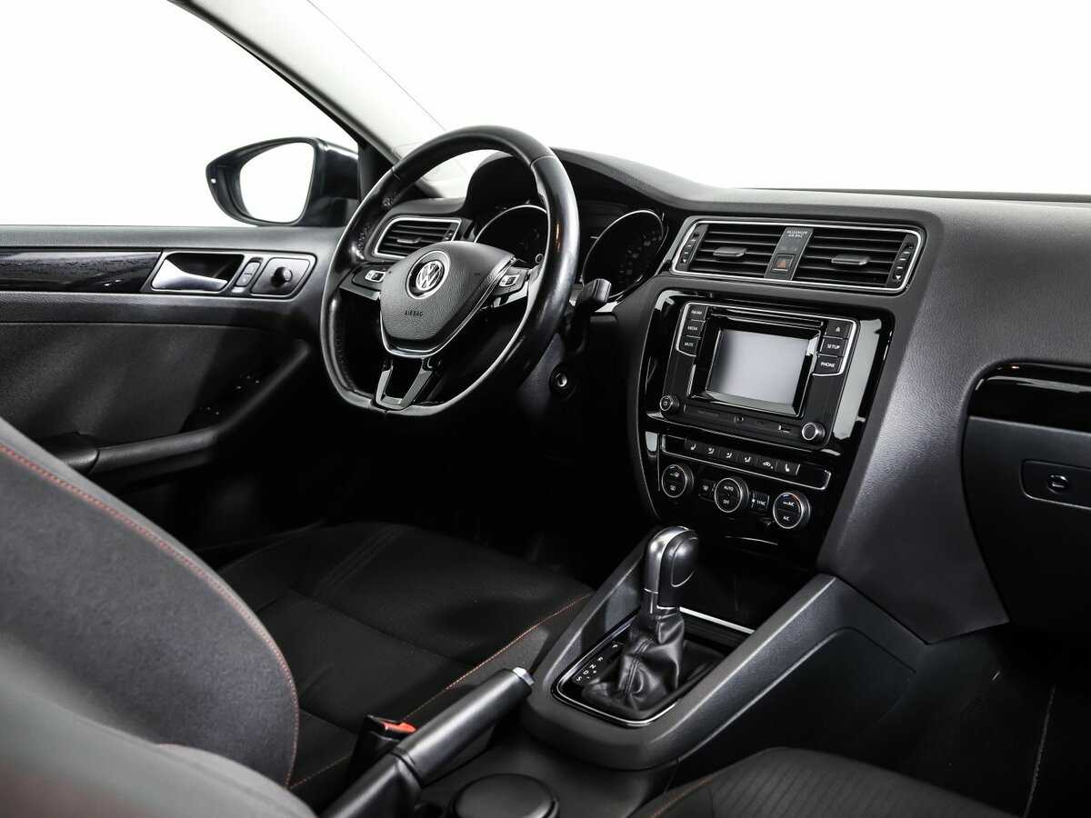 Купить Volkswagen Jetta с пробегом. Фото: #8